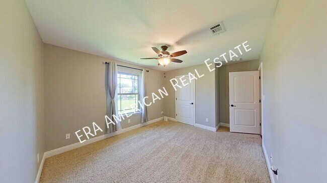 Building Photo - 8756 El Paseo St