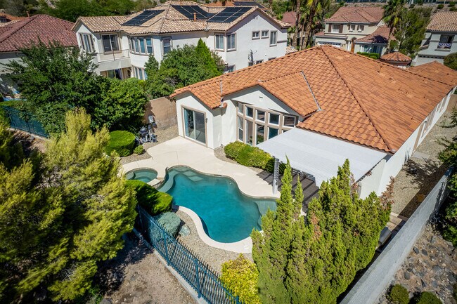 Huge elevated corner lot with inground pool and spa. - 2850 Bronzino Ct