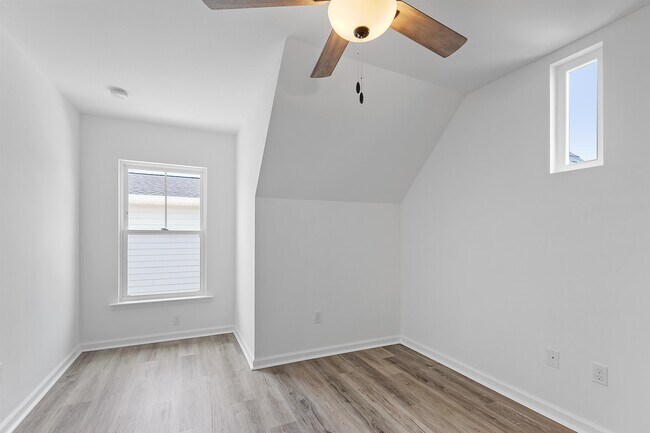 Building Photo - 1363 Landon Hills Dr