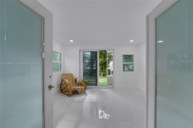 Building Photo - 1137 SW 8th Ave