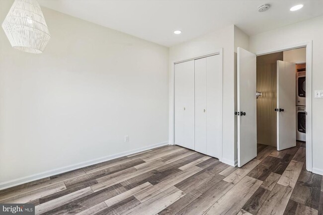 Building Photo - 6010 Sunset Ridge Ct