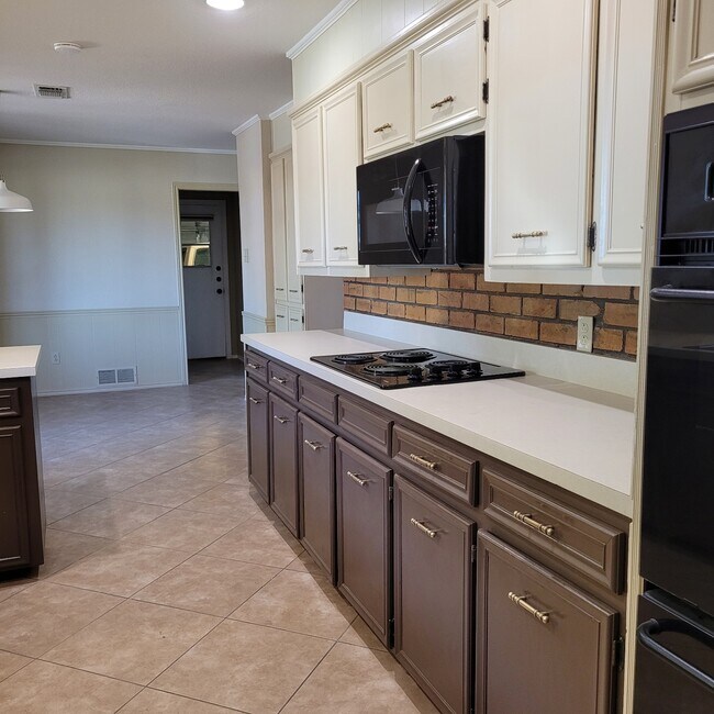 Kitchen - 3425 74th St