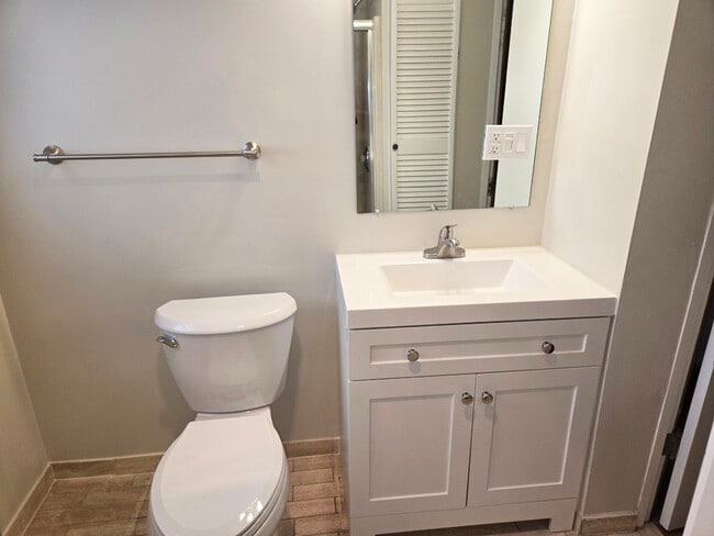 Building Photo - 3150 Phillips Ave