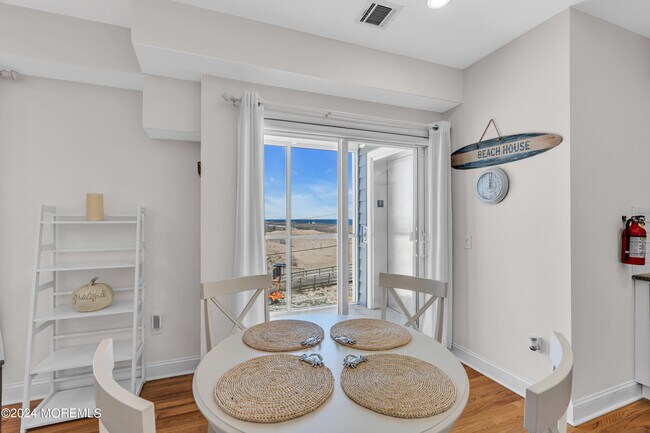 Building Photo - 1515 Ocean Terrace