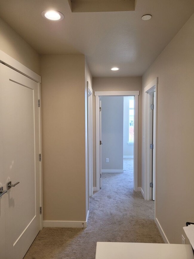Building Photo - Beautiful Home in North Bellingham