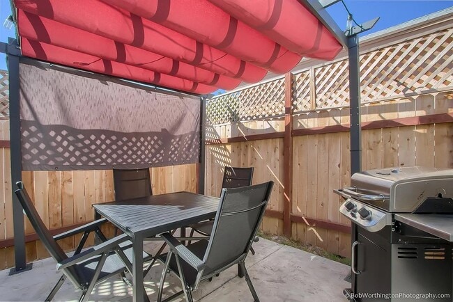 Building Photo - 4004 Arizona St