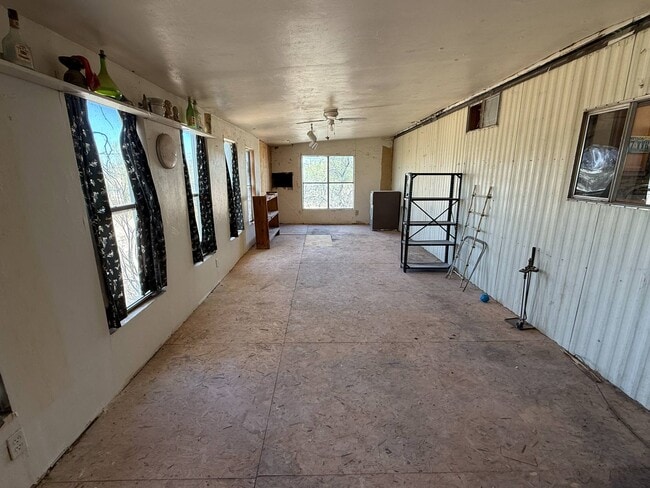 Building Photo - 8221 S Taylor Ln