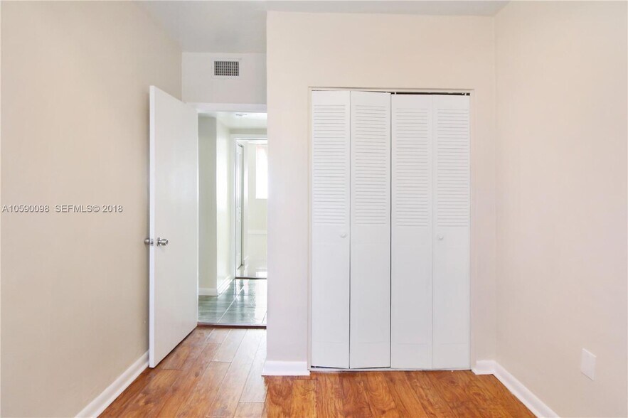 Building Photo - 270 NE 142nd St