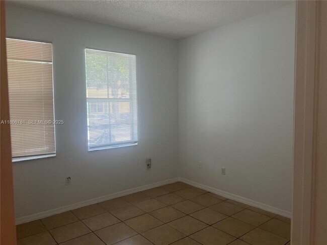 Building Photo - 4287 NE 9th St