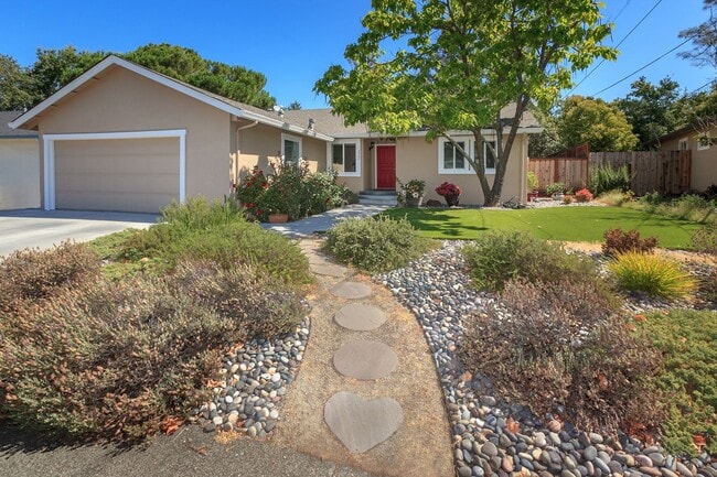 Primary Photo - Come check out this lovely 3 bedroom 2 bat...