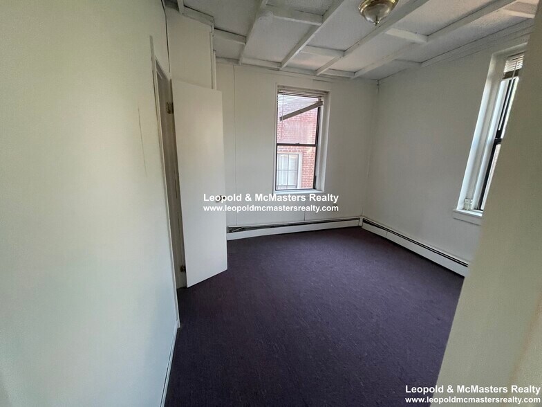 Building Photo - 47 Joy St