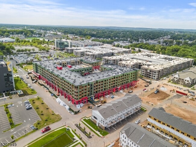 Building Photo - 8 Jessica Ln