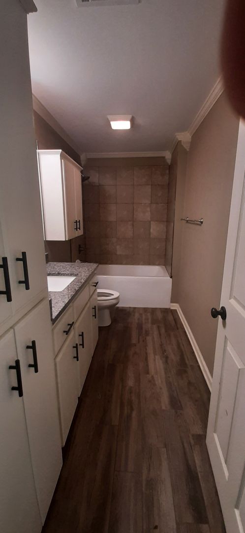 Building Photo - 1803 Greenwood Cove