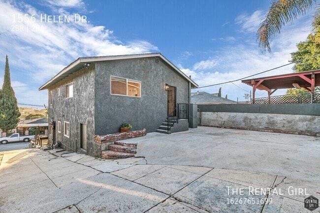 Building Photo - 1556 Helen Dr