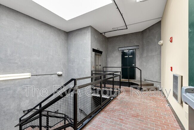 Building Photo - 110 W Marshall St