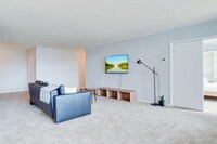 Building Photo - 2111 Richmond Hwy