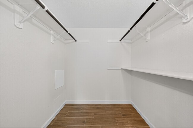 Building Photo - 9231 Baronsmede Dr