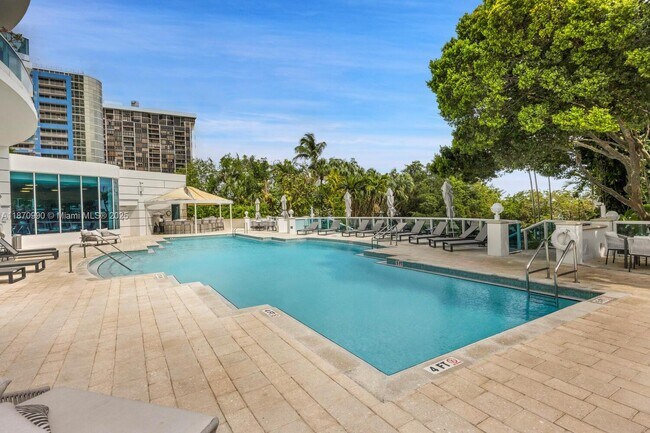 Building Photo - 2127 Brickell Ave
