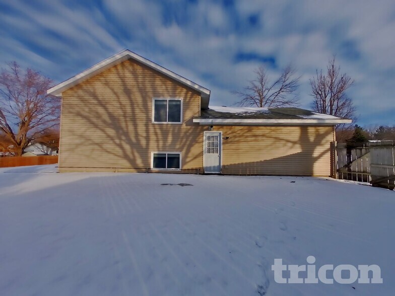 Building Photo - 3967 156th St W