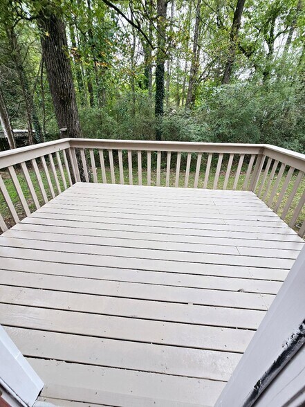 Building Photo - 5696 Wylake Dr