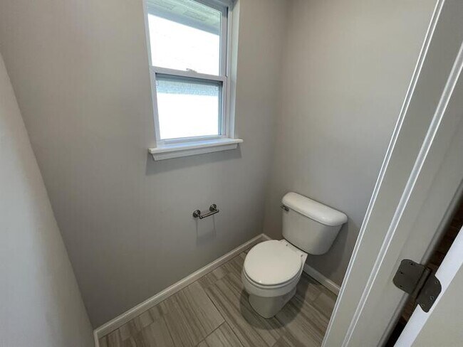 Building Photo - 1105 Osprey Dr
