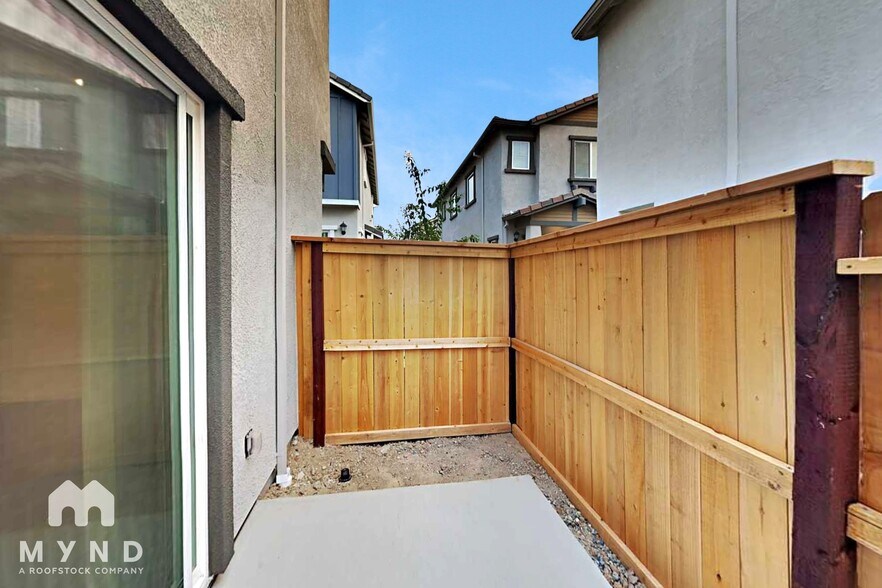 Building Photo - 3049 Pruett Dr