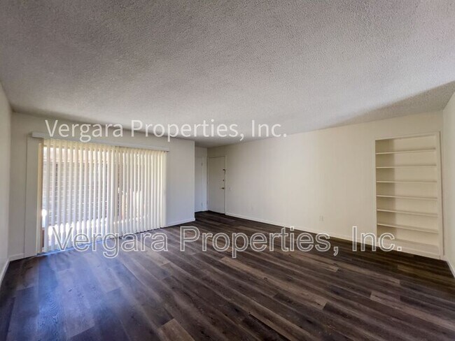 Building Photo - 2513 Ruhland Ave