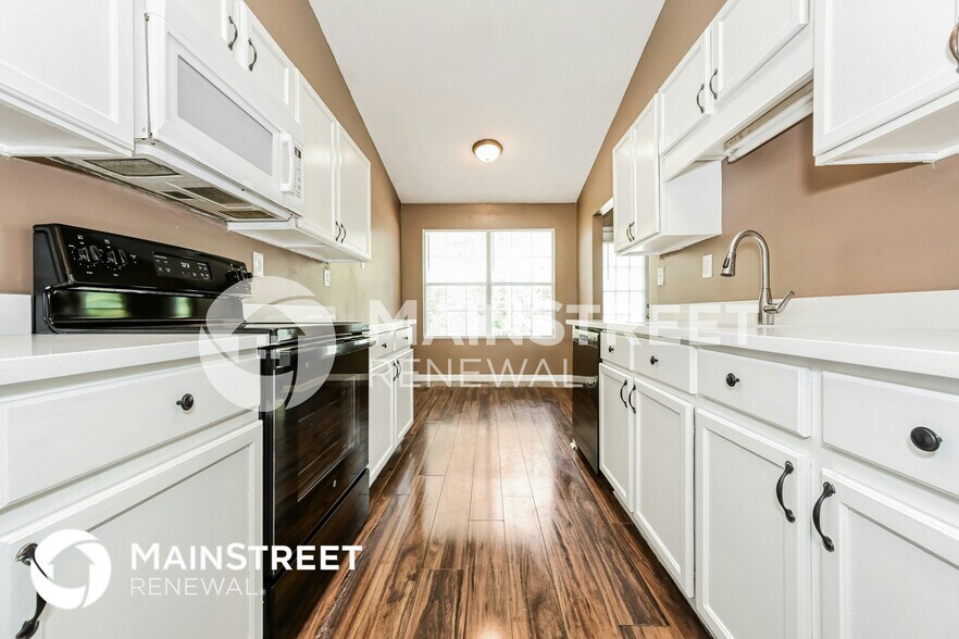 Building Photo - 2424 Broad River Pl