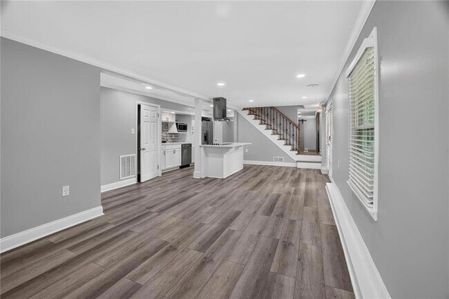 Building Photo - 2982 Northbrook Dr