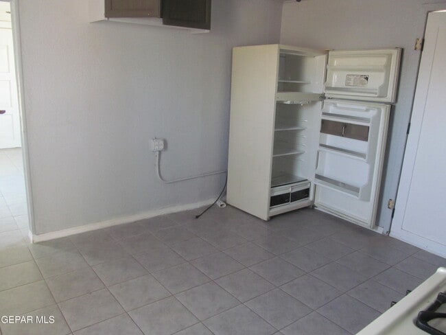 Building Photo - 4409 Madera Ave