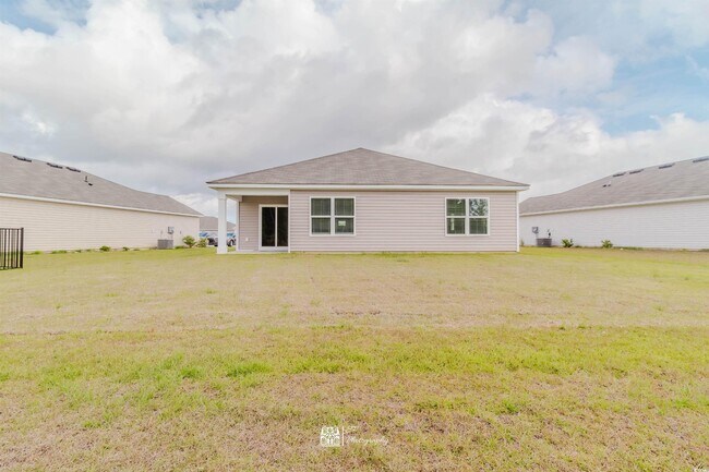 Building Photo - 302 Jeff Waters Cir
