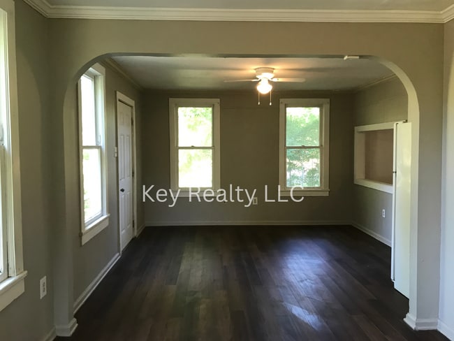 Building Photo - ****210 Ball Street - Pineville