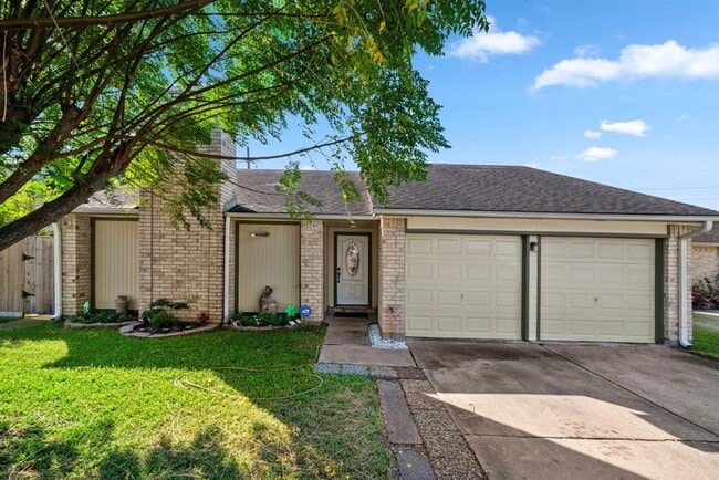 Building Photo - 16323 La Luna Dr
