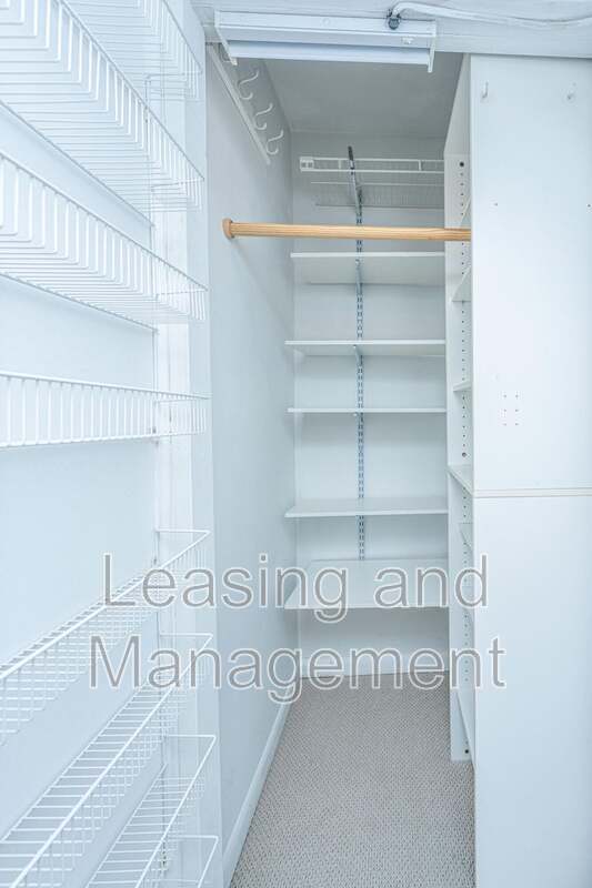 Building Photo - 242 Little Oak Island Dr