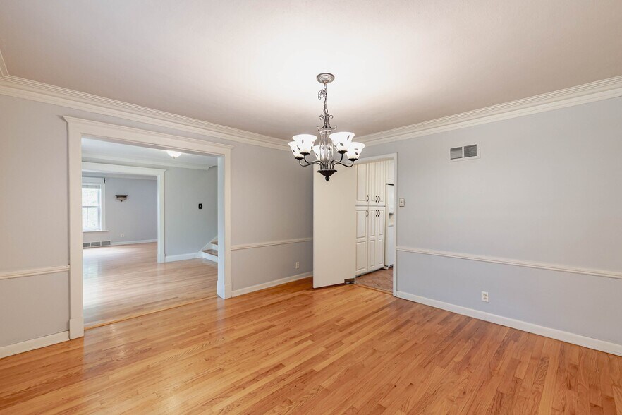 Building Photo - 8859 Rock Forest Dr