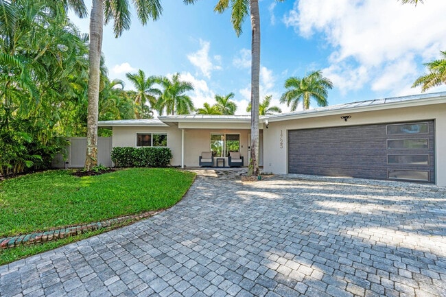 Building Photo - 1725 NE 23rd Ave