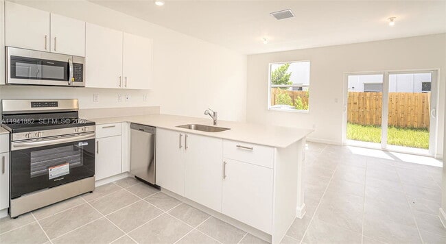 Building Photo - 26460 SE 27th Dr