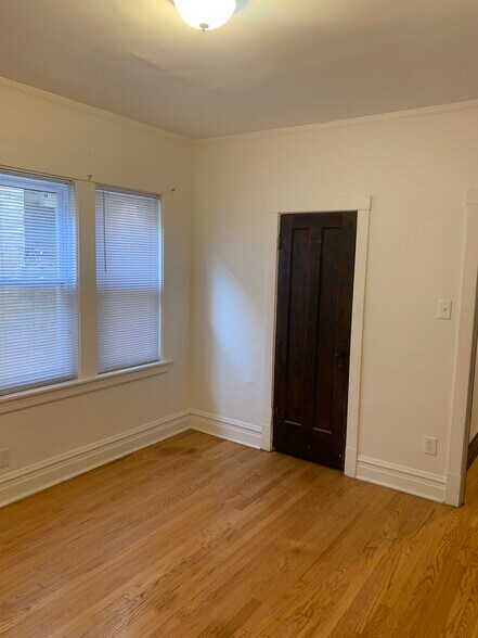 Building Photo - 6435 N Seeley Ave