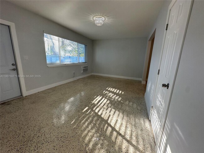 Building Photo - 836 81st St