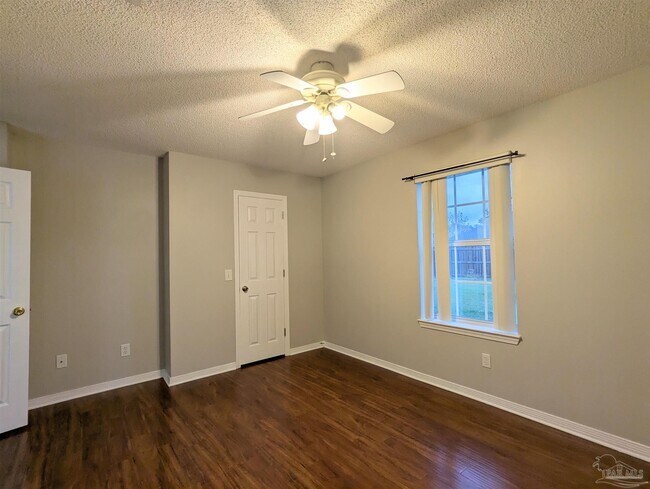 Building Photo - 1909 Southwind Cir