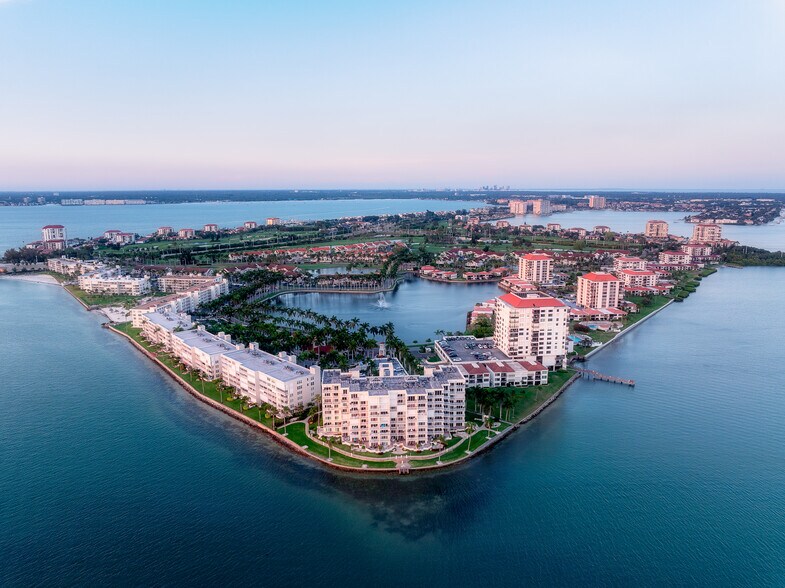 Building Photo - 6287 Bahia del Mar Cir