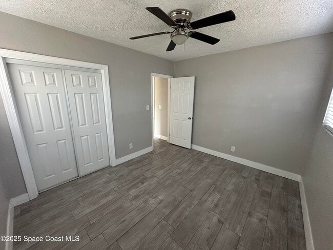 Building Photo - 1604 S Miramar Ave