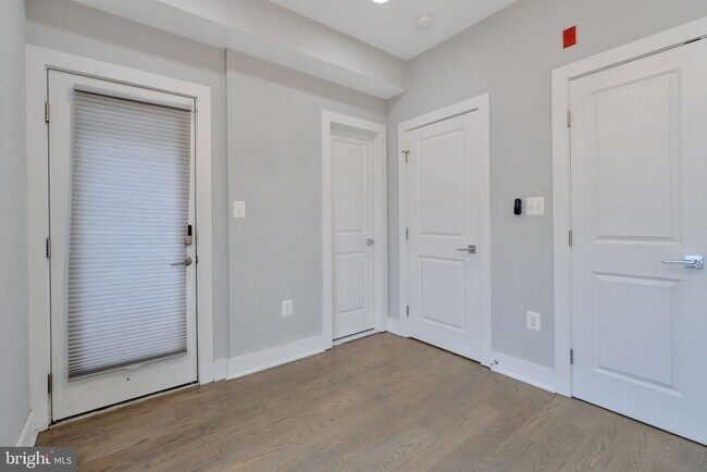 Building Photo - 1632 K St NE