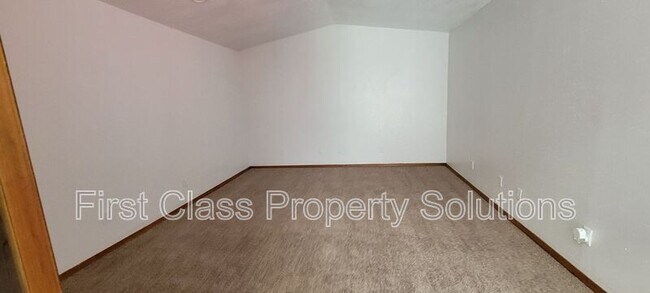 Building Photo - 7407 Kings Manor Ct