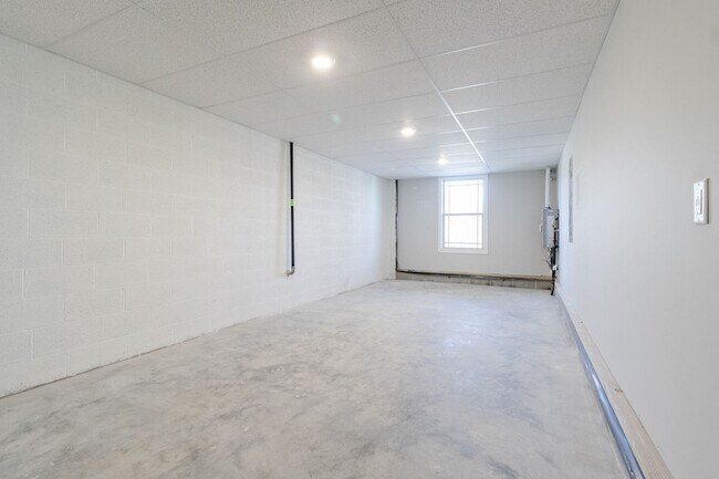 Building Photo - 456 Pond Apple Rd