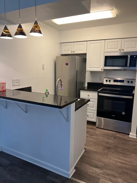 Building Photo - 9920 Hellingly Pl