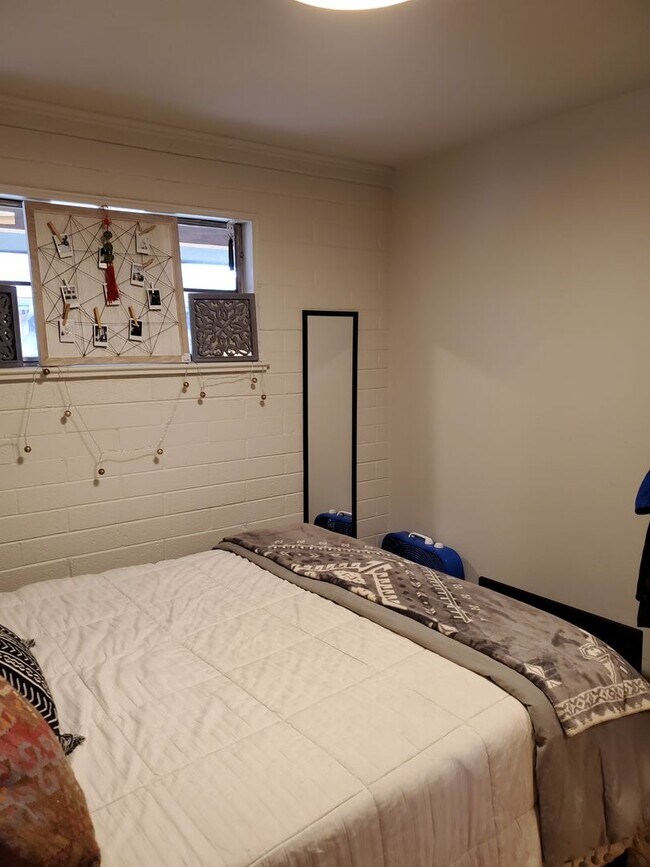 Building Photo - Remington1705 (KC-JF-NB)