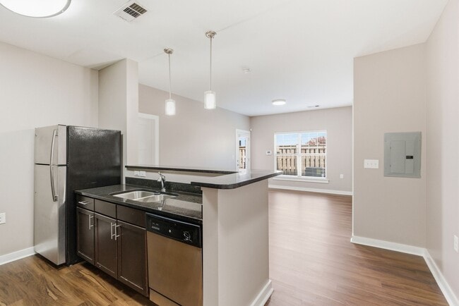 Building Photo - 2197 Nolensville Pk