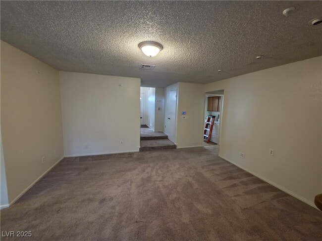 Building Photo - 321 S Bent Creek Dr