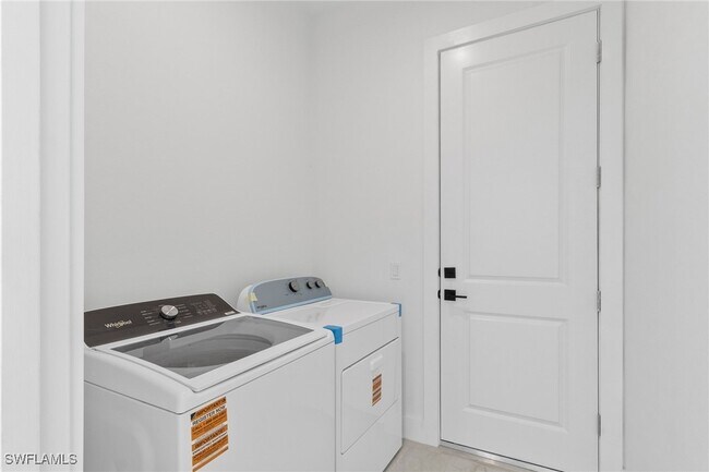 Building Photo - 1081 Desoto Blvd S